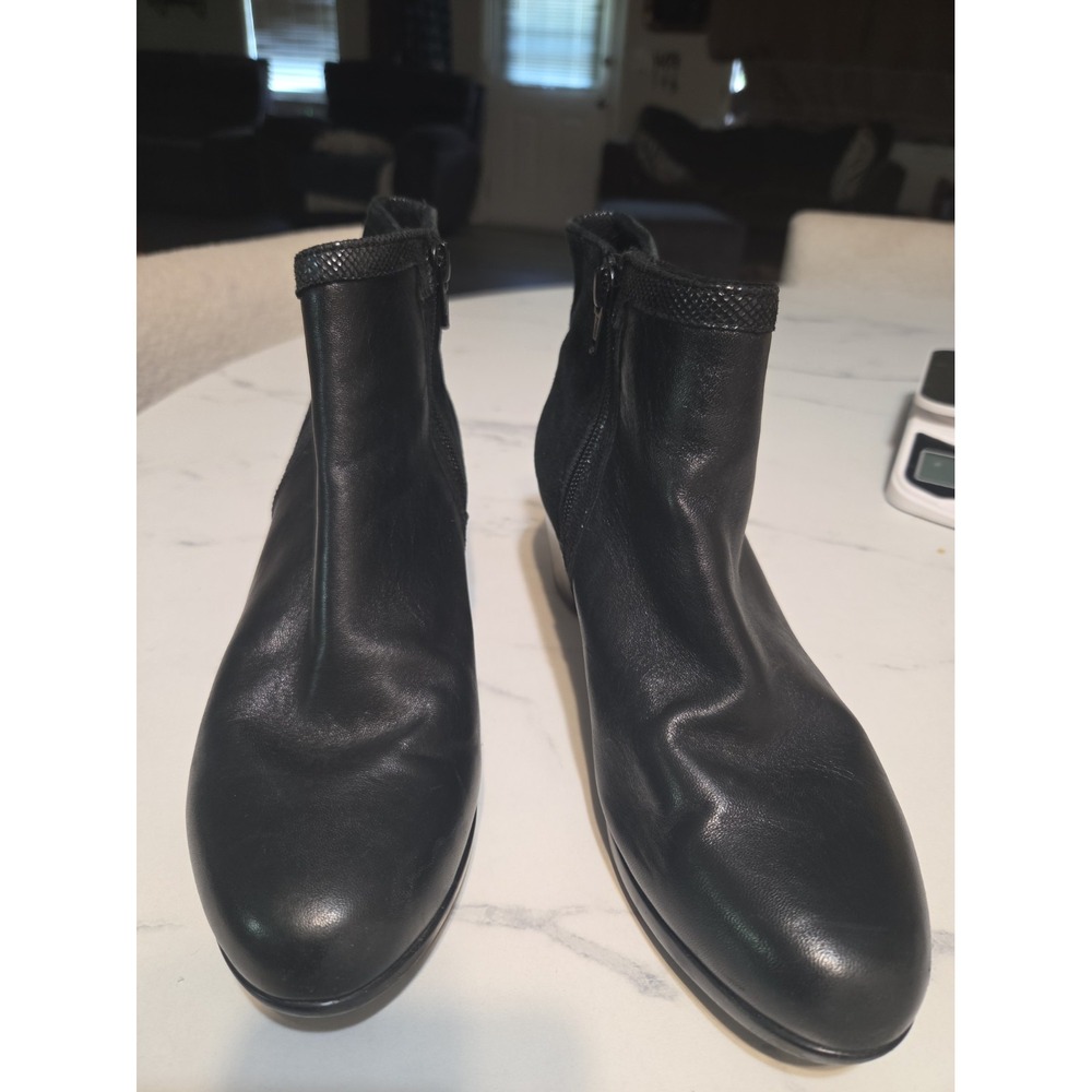 Aravon Black Leather Lexee Zip Ankle Booties Women's Size 8